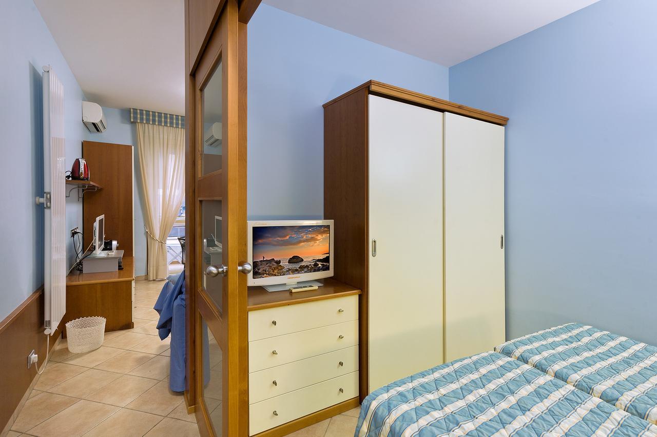 Residence Dei Due Porti San Remo Zewnętrze zdjęcie